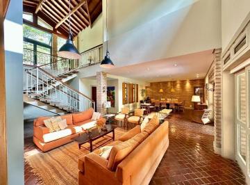 2a3e13a1127d367101d6201e398a4f6f99494dfd · Casa com 4 Suítes, Projeto Exclusivo e Lazer Completo, 457 m² - Parque das Artes - Embu das Artes/SP