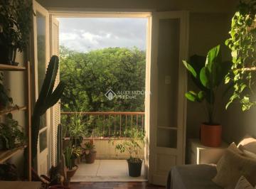 Apartamento · 66m² · 1 Quarto · Amplo apartamento em estado original, com 01 quarto, living com sacada, de frente para a Redenção,