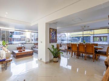 Apartamento · 241m² · 3 Quartos · 2 Vagas · Cobertura pensada nos mínimos detalhes no bairro Planalto.