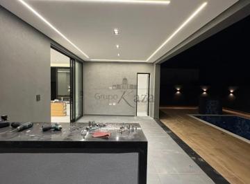 Casa · 300m² · 3 Quartos · 4 Vagas · Oportunidade - Casa Sobrado em Condomínio - Condomínio Terras do Vale - 3 Suítes - 260m².