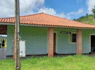 Casa de 2 quartos, Munhoz · Sítio à venda em Munhoz – Vista privilegiada.