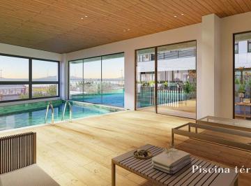 Piscina coberta · Apartamento à venda na Beira Mar de São José: 2 suítes, 3 banheiros, 1 vaga, 86,07 m²!