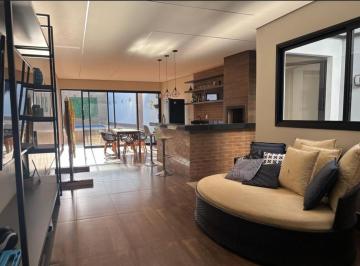Casa de 2 quartos, São Paulo · Casa com 102 m² e 2 quartos à venda em Aclimação, entrada com transferência de dívida.