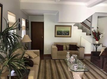 Casa de 3 quartos, Poá · Casa com 3 quartos e 102 m² à venda no Centro, entrada e dívida.