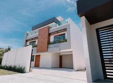 Casa · 169m² · 3 Quartos · 1 Vaga · Sobrado dos Sonhos na Praia de Leste!