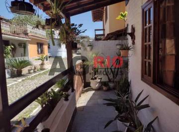 Casa · 175m² · 4 Quartos · 2 Vagas · Casa à venda - em Taquara