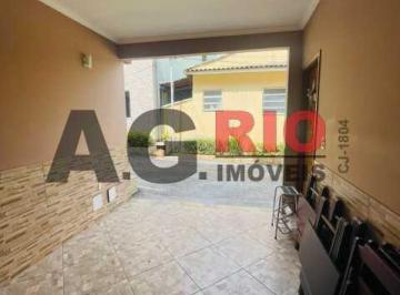 Casa · 49m² · 2 Quartos · 1 Vaga · Casa de rua - Triplex / Residencial / Bento Ribeiro
