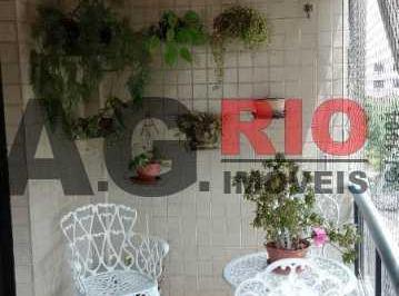 Apartamento · 81m² · 2 Quartos · 1 Vaga · Apartamento - Padrão / Residencial / Vila Valqueire