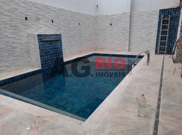 Casa · 214m² · 3 Quartos · 5 Vagas · CASA  LINEAR - MODERNIZADA - PISCINA - RARIDADE