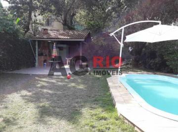 Casa · 186m² · 2 Quartos · 3 Vagas · ACEITA FGTS!