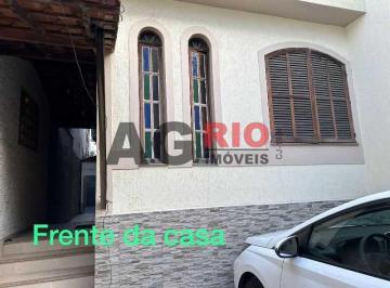 Casa · 220m² · 4 Quartos · 2 Vagas · Casa em Condomínio -  / Residencial / Sampaio