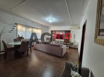 Casa · 360m² · 4 Quartos · 3 Vagas · Casa em Condomínio :  / Residencial / Vila Valqueire