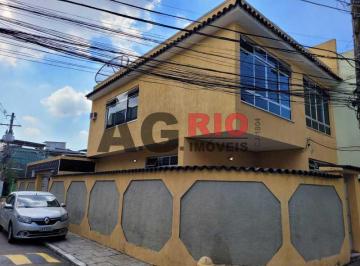 Casa · 135m² · 4 Quartos · 3 Vagas · Casa em Condomínio :  / Residencial / Vila Valqueire