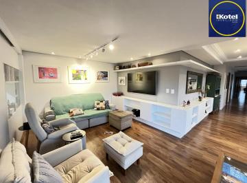 Apartamento · 311m² · 3 Quartos · 2 Vagas · Apartamento de 3 quartos, 2 suítes, 1 americana e 2 vagas no bairro Farroupilha