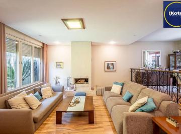 Casa · 248m² · 3 Quartos · 2 Vagas · Casa 3 dormitórios no bairro Medianeira