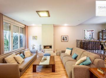 Casa · 248m² · 3 Quartos · 2 Vagas · Casa 3 dormitórios no bairro Medianeira
