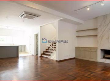 Casa · 350m² · 3 Quartos · 4 Vagas · Casa reformada à venda, 350m², 3 quartos (suítes), 4 vagas, condomínio fechado, no Morumbi