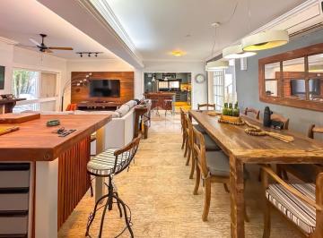 Casa · 380m² · 3 Quartos · 3 Vagas · Sua casa de Rio está aqui!