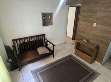 Apartamento · 55m² · 2 Quartos · Térreo de dois dormitórios no bnh. Oportunidade. Preço bom