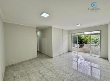 Apartamento · 96m² · 3 Quartos · 1 Vaga · Vendo lindo e amplo Apartamento reformado de 3 dormitórios e garagem no Embaré.