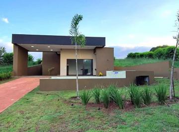 Casa de 4 quartos, Itaí · Casa nova a venda, com piscina e hidromassagem, em condomínio fechado as margens da Represa.