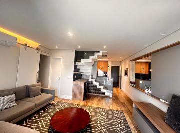 Vista da sala de estar com escada de acesso ao ter · Linda Cobertura mobiliada em São Paulo, Terraço Gourmet, jacuzzi, 3 vagas