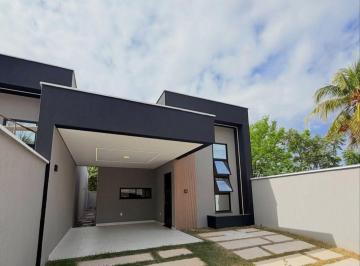 Casa 188m² Venda Urucunema · Casa Plana no Eusébio, 102m2, 3 Quartos, 3 Suítes, Porcelanato, Quintal, 2 Vagas, 5min do Centro.