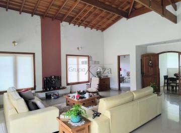 Casa · 3160m² · 4 Quartos · 8 Vagas · Oportunidade - Casa Térrea - Centro - Igaratá - 4 Dormitórios - 3.160m².