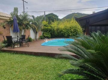 Casa · 200m² · 4 Quartos · Apenas 800 metros da praia metros do Novo Campeche .