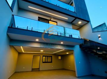 Casa · 218m² · 3 Quartos · 5 Vagas · Sobrado em Rua em Carmela III - Guarulhos, SP
