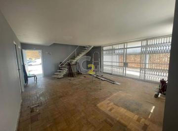 Comercial · 180m² · 8 Quartos · 8 Vagas · Aluga-se Casa Comercia no Pacaembu com 8 salas, 4 banheiros e 8 vagas de garagem.