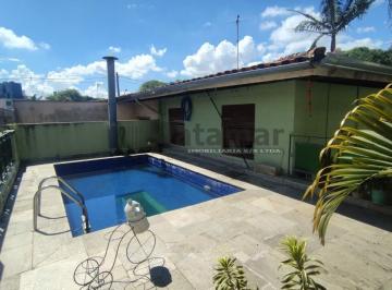 Casa · 239m² · 3 Quartos · 3 Vagas · Casa à Venda com Piscina Suspensa na Região da Vila Gomes