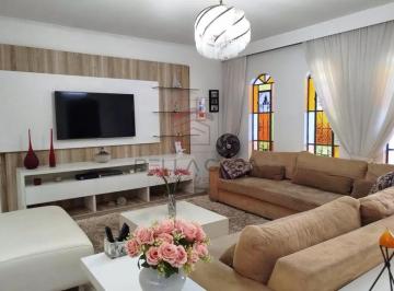 Casa · 170m² · 3 Quartos · 2 Vagas · Casa à venda com 170m², 3 quartos e 2 vagas
