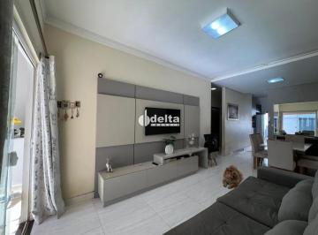 Casa · 250m² · 3 Quartos · 4 Vagas · Casa residencial com 3 quartos sendo 1 suíte disponível para venda no bairro Granada em Uberlândia-M