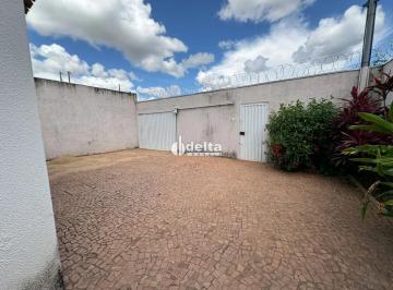 Casa · 300m² · 2 Quartos · 3 Vagas · Casa residencial com 2 quartos sendo 1 suíte disponível para locação e venda no bairro Shopping Park