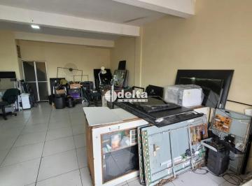 Comercial · 48m² · 4 Quartos · Loja disponível para locação no bairro Jardim Europa em Uberlândia-MG