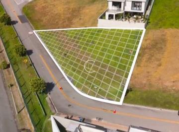 ce517480d136d7ae03783cc22d0af4e241257562 · Terreno amplo de esquina à venda em condomínio fechado, 657 m² por R$ 925.000 - Urbanova - São José 