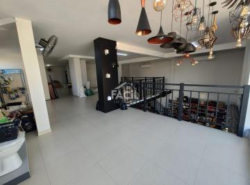 Comercial · 200m² · Loja/Salão para Alugar em Jardim Camburi, 200m², 2 Banheiros