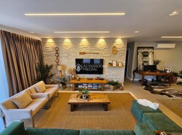 Apartamento · 181m² · 3 Quartos · 3 Vagas · Apartamento garden com 181m² no Centro finamente planejado.