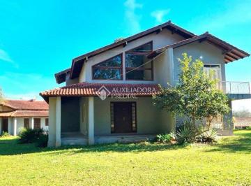 ff229225-579b-43fa-a587-f0f08889f561 · Casa ampla e completa em terreno de esquina com 3.250 m²