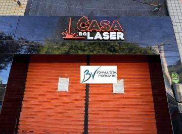Fachada · Loja no centro, toda lajeada, pronto para uso.