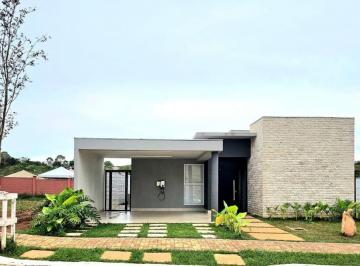 Casa de 3 quartos, Brasília · Excelente casa com 3 suítes à venda no Jardim Botânico!