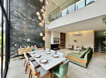 Casa de 3 quartos, Jandira · Casa à venda Granja Viana - 528 m² com 3 suítes e 5 vagas