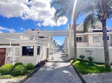 Casa de 4 quartos, Curitiba · Casa em condomínio fechado com 155 m² 4 quartos e 2 vagas no Vista Alegre.