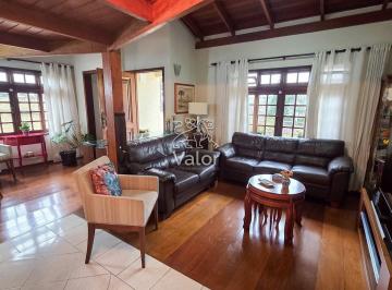 Casa · 242m² · 4 Quartos · 2 Vagas · Casa Exclusiva no Mercês – 4 Quartos Lareira e Ótimo Quintal