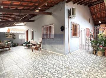 Foto 01 · Casa à venda na cidade de com 3 quartos, 3 vagas de garagem e 145,00 m² de área no bairro Belas Arte