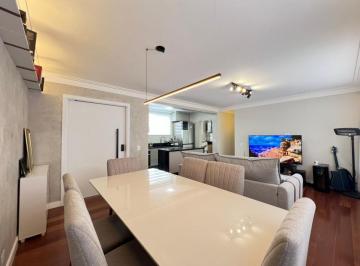 Apartamento de 3 quartos, Curitiba · Apartamento reformado na Doutor Carlos de Carvalho | 3 quartos | 2 vagas