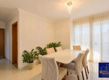 Apartamento · 120m² · 3 Quartos · 2 Vagas · Apartamento com Área Privativa, 3 Quartos, Varanda e Elevador em Excelente Localização