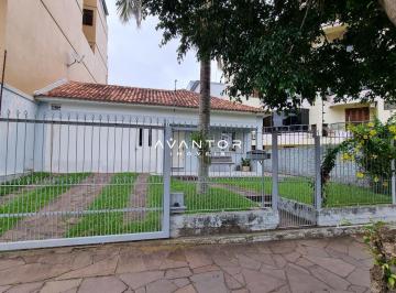 Casa · 136m² · 3 Quartos · 2 Vagas · Casa a venda próxima ao Centro Comercial Camobi