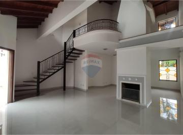 Casa · 3 Quartos · Casa com 3 suítes para alugar por R$6.000,00/mês - Jardim Siriema - Atibaia/SP